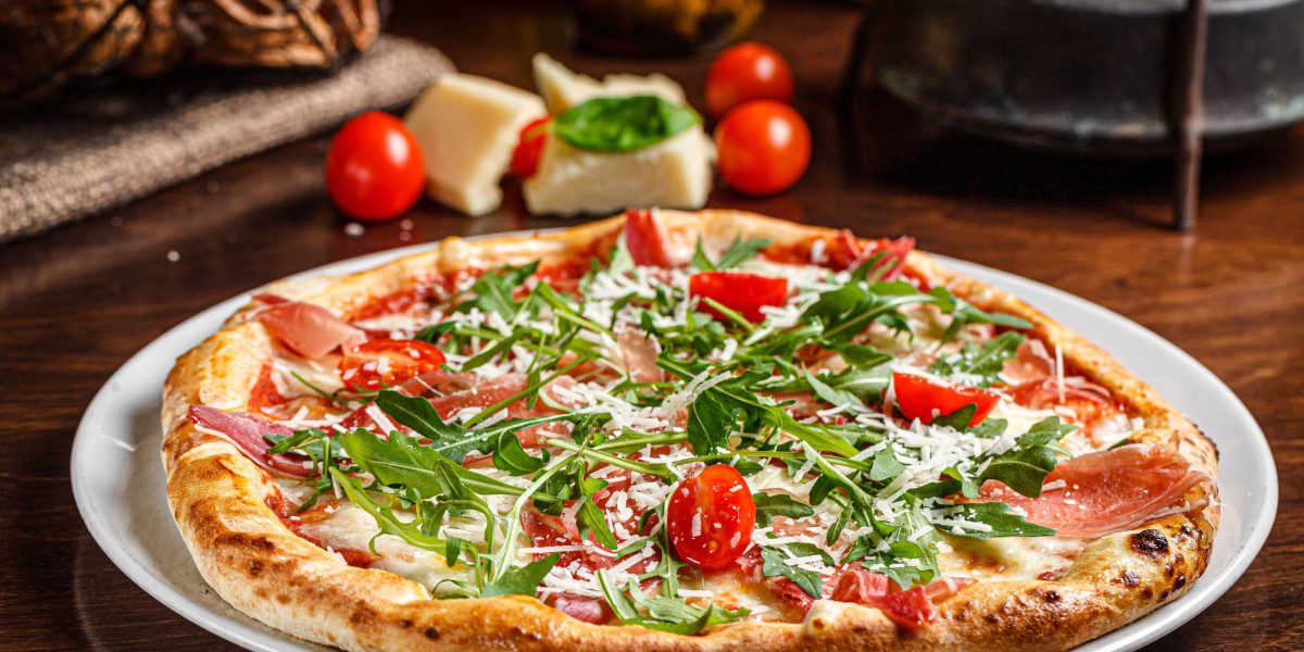 close-up-classic-italian-pizza